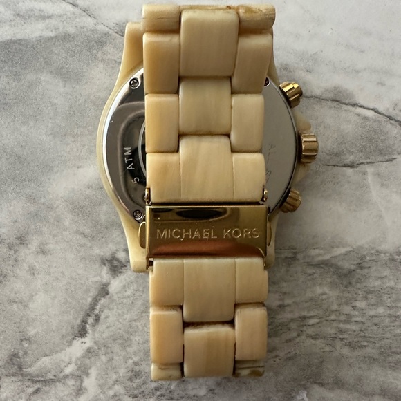 Michael Kors Watch - Picture 4 of 6